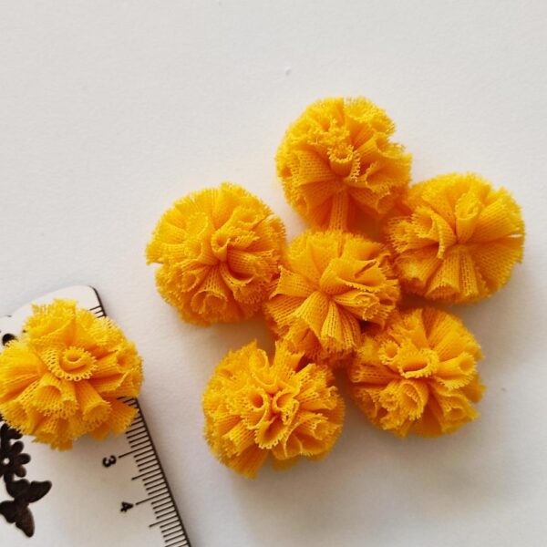 Pompom em tule 2 cm- Amarelo torrado -cor 14