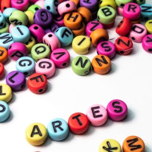 Letras acrílicas 6 mm multicolor/preto