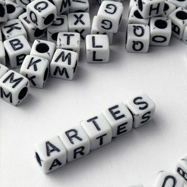 Letras acrílicas quadradas 6mm Branco/preto