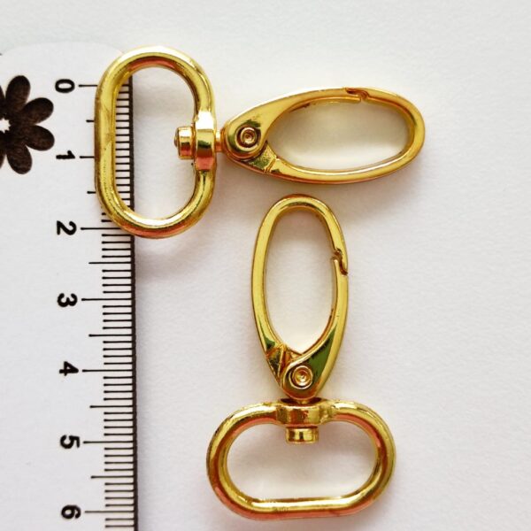 Mosquetão dourado 15 mm