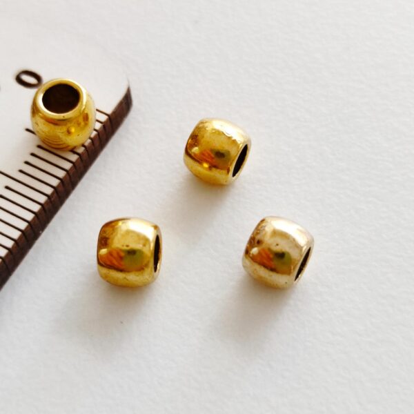 Separador em metal dourado 5mm-furo 3 mm