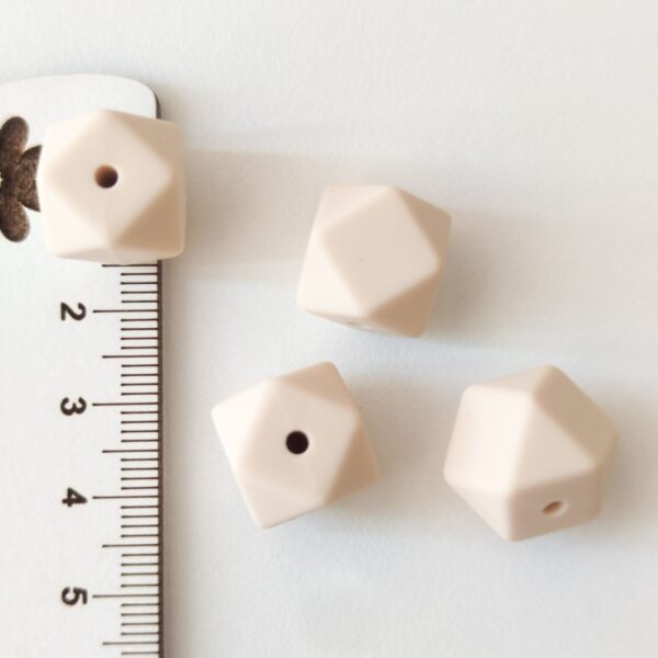 Conta de silicone hexagonal-Bege -15mm- para prende chucha