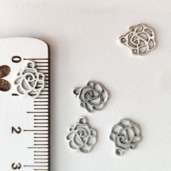 Pendente em metal flor