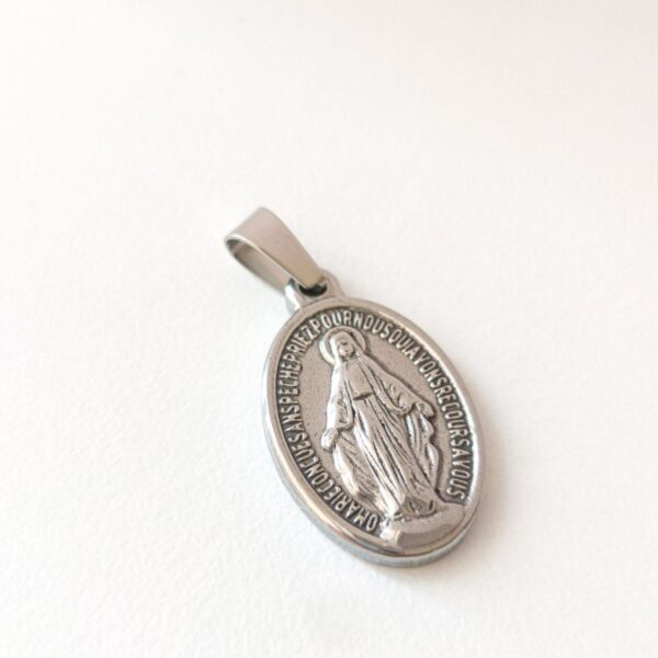 Medalha em aço inoxidável- Virgem