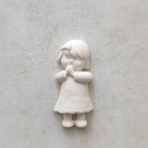 Molde em silicone, menina a rezar