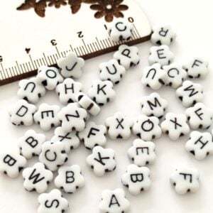 Letras acrílicas em formato flor- 10 mm