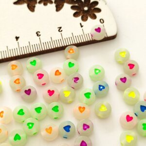 Aplique em acrílico com furo -fluorescente-coração cores mix-6mm