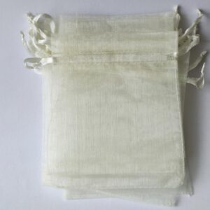 saco organza-BEGE 9x12 cm- (10 unid)
