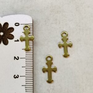Pendentes em aço inoxidável dourado- cruz