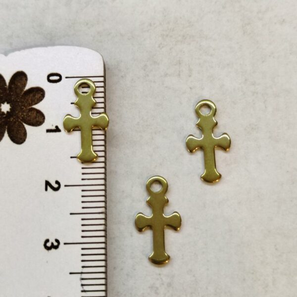 Pendentes em aço inoxidável dourado- cruz