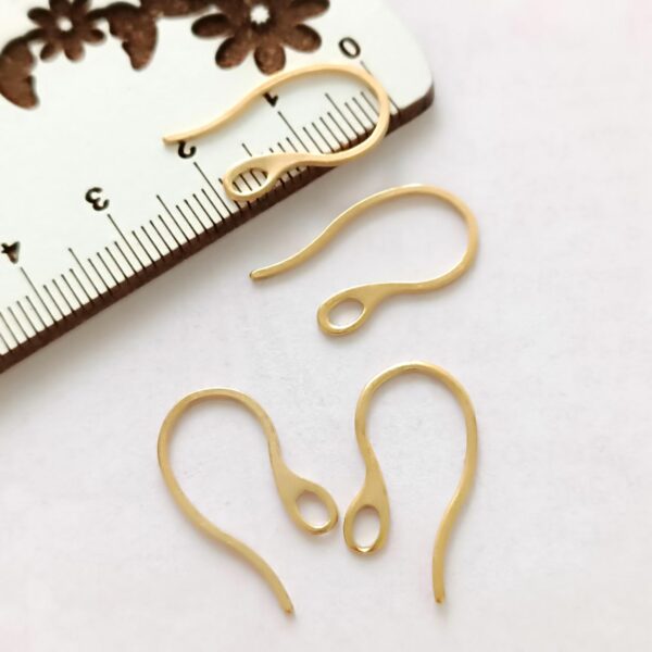 Brincos em aço inoxidável dourado- (2 pares)
