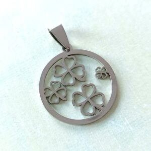 Medalha em aço inoxidável prateado - trevos