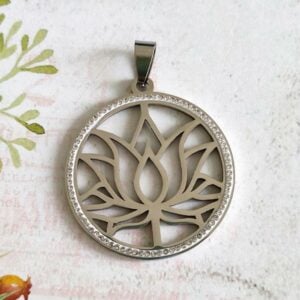 Medalha em aço inoxidável prateado - flor de Lotus com brilhante