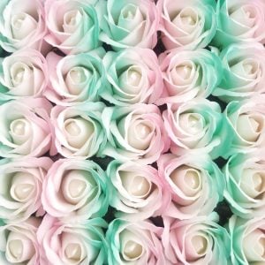 Flores em pétalas de sabão-matizada