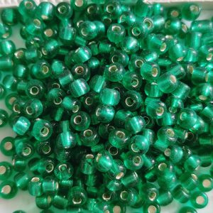 Missangas 3mm irregular furo de 1mm - cor VERDE ESCURO 30gr