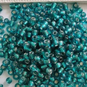 Missangas 3mm irregular furo de 1mm - cor VERDE ESMERALDA 30gr