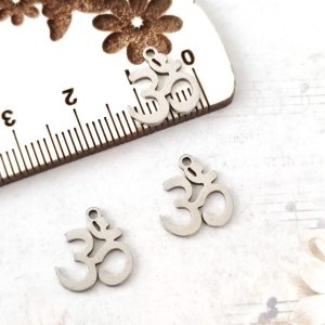 Pendentes em aço inoxidável - Om - prateado