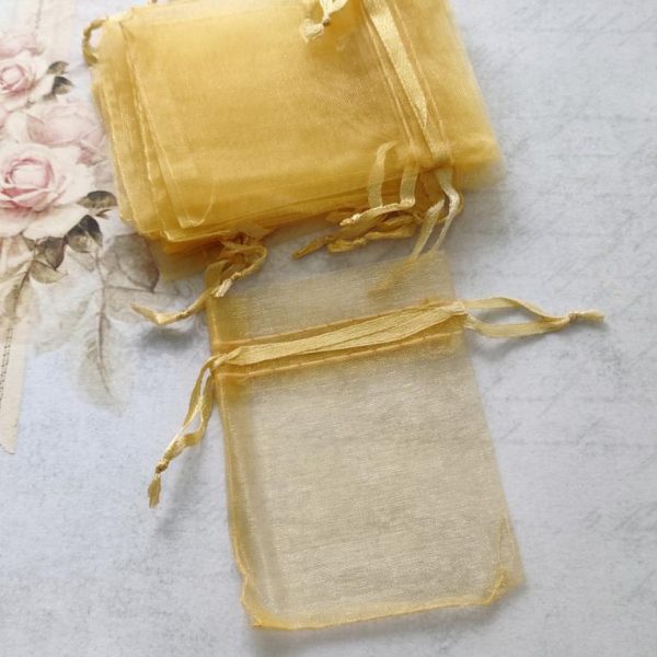 saco organza - dourado 6.8x10 cm - (10 unid)
