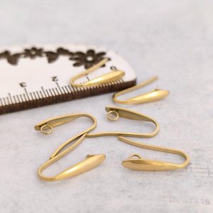 Brincos em aço inoxidável - Dourados - (3 pares)