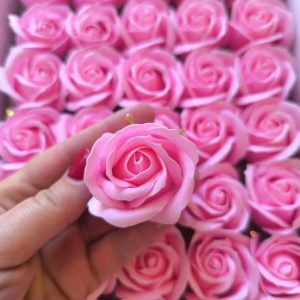 Flores em pétalas de sabão- ROSA "Barbie"