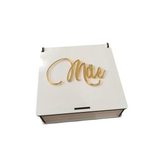 Caixa quadrada com aplique em acrílico dourado - Mãe